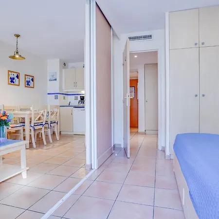 2 Pieces Plein Centre, Terrasse, Parking Apartment