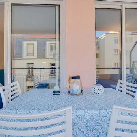 Apartment 2 Pieces Plein Centre, Terrasse, Parking Menton