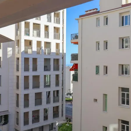 2 Pieces Plein Centre, Terrasse, Parking Apartment